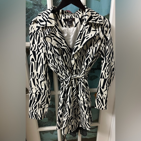 geometric design jacket - Picture 1 of 7